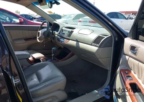 2003 Toyota Camry Le/Xle/Se из США, поврежденный, VIN 4T1BF30K13U563013